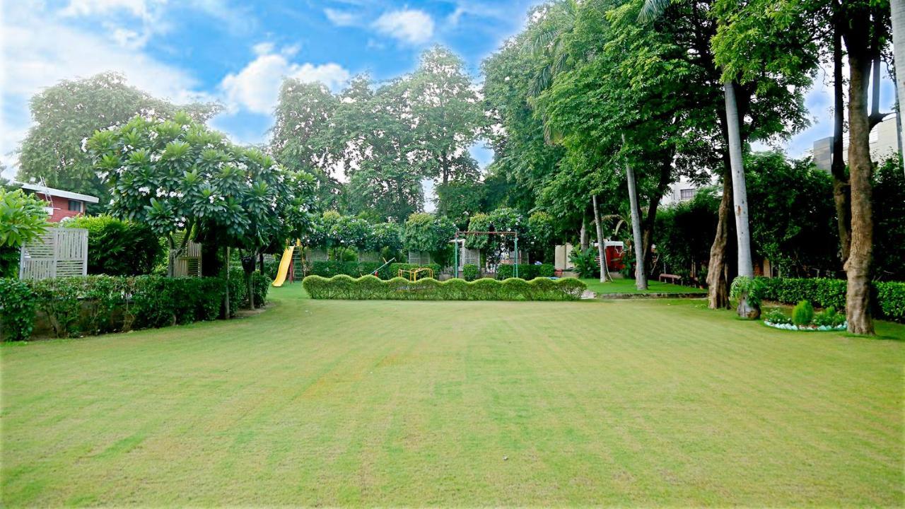 Goa Country Club Hotel Gurgaon Exterior photo
