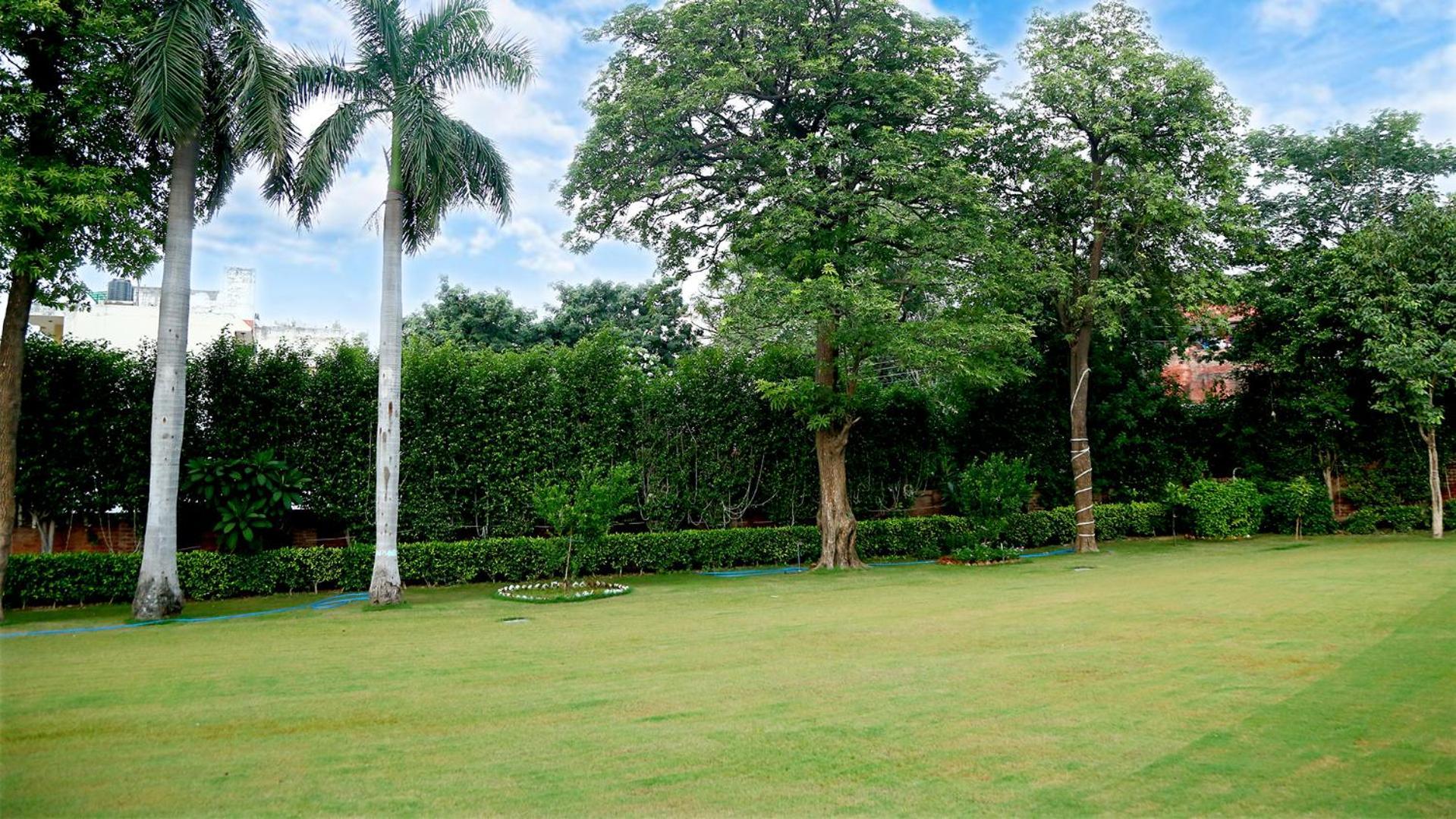 Goa Country Club Hotel Gurgaon Exterior photo