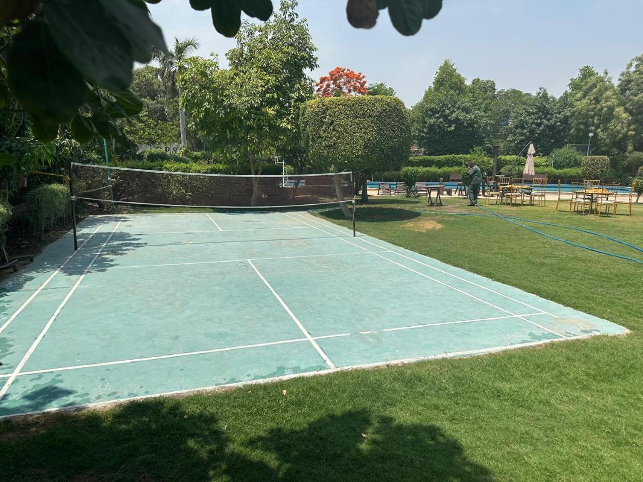 Goa Country Club Hotel Gurgaon Exterior photo